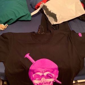 Vlone Screwhead Tee. Small.